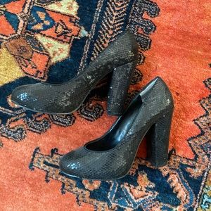 Nine West sequins pumps
